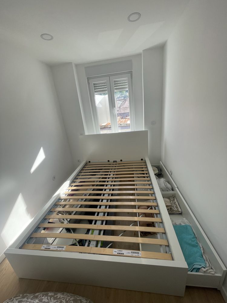 Cama Malm + 2 gavetas + estrado + colchao