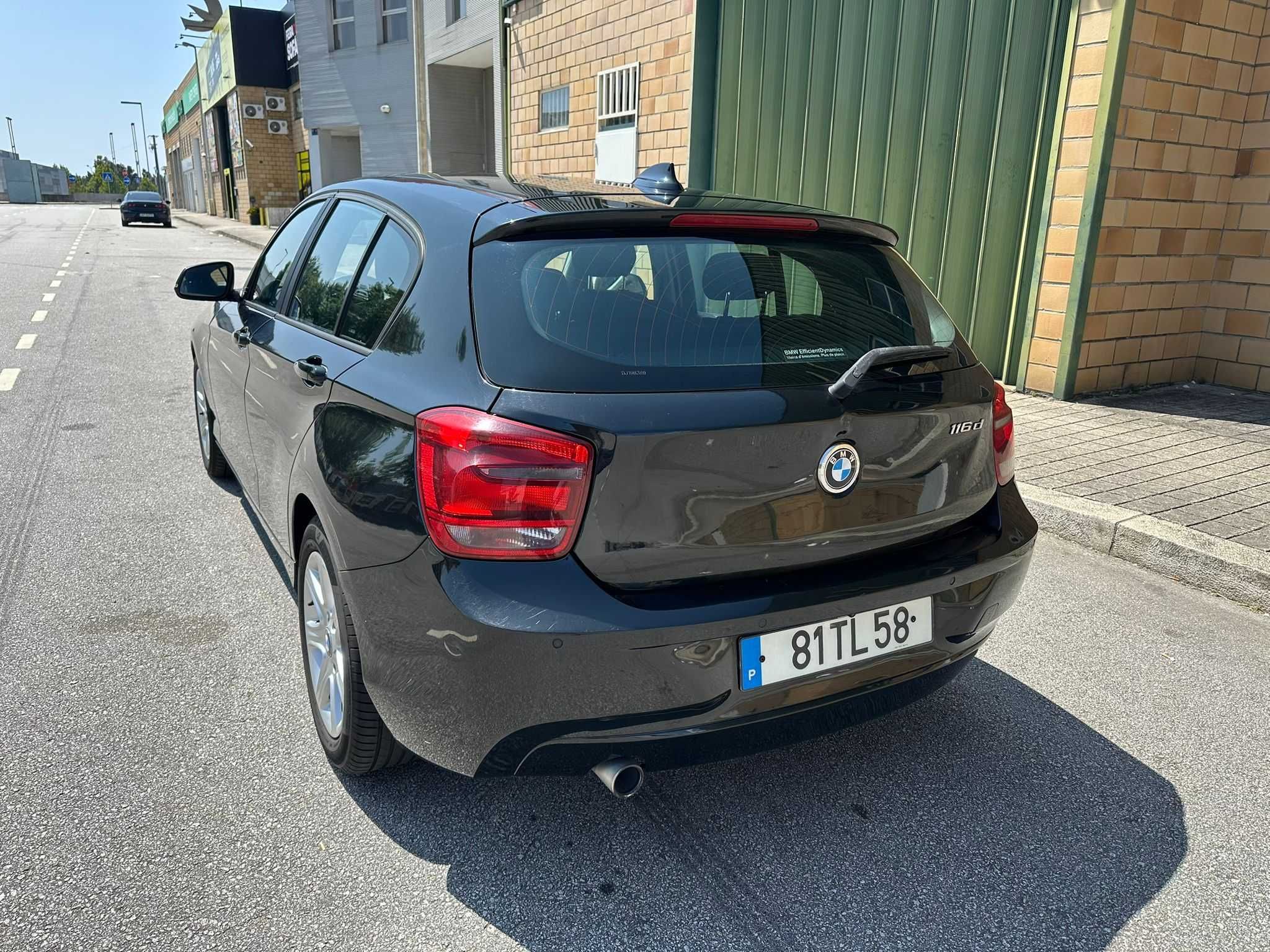 BMW 116d completa de tudo e muito bem cuidada