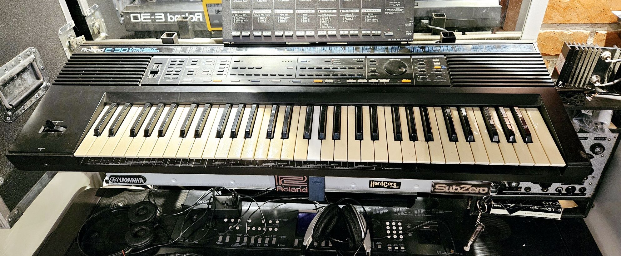 Roland E-30 syntezator w idealnym stanie technicznym