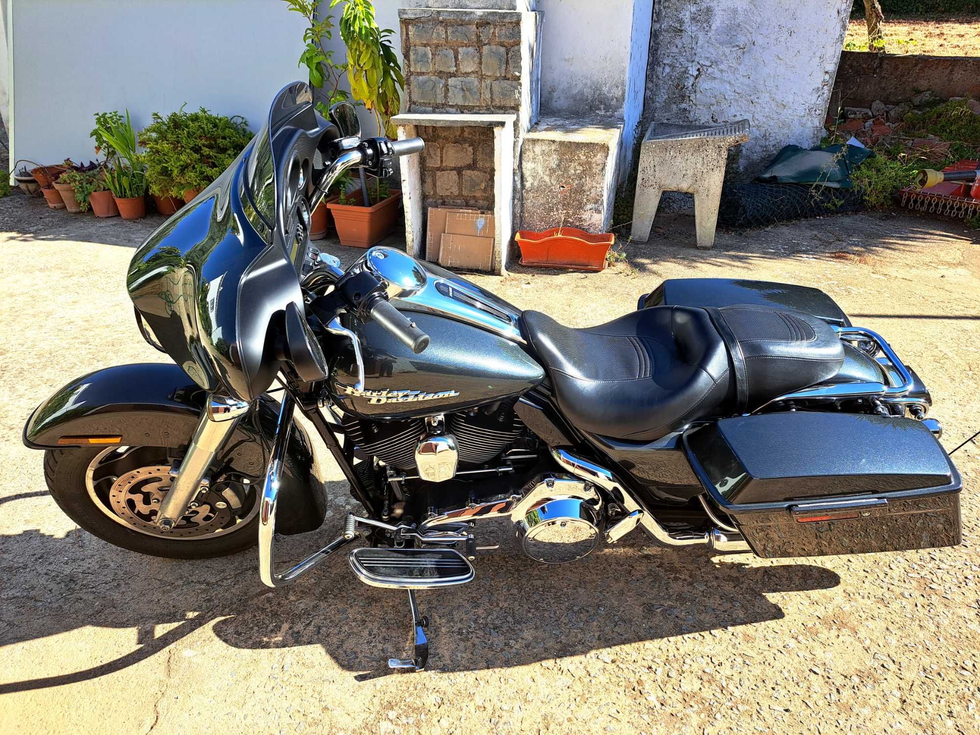 Harley davidson street glide