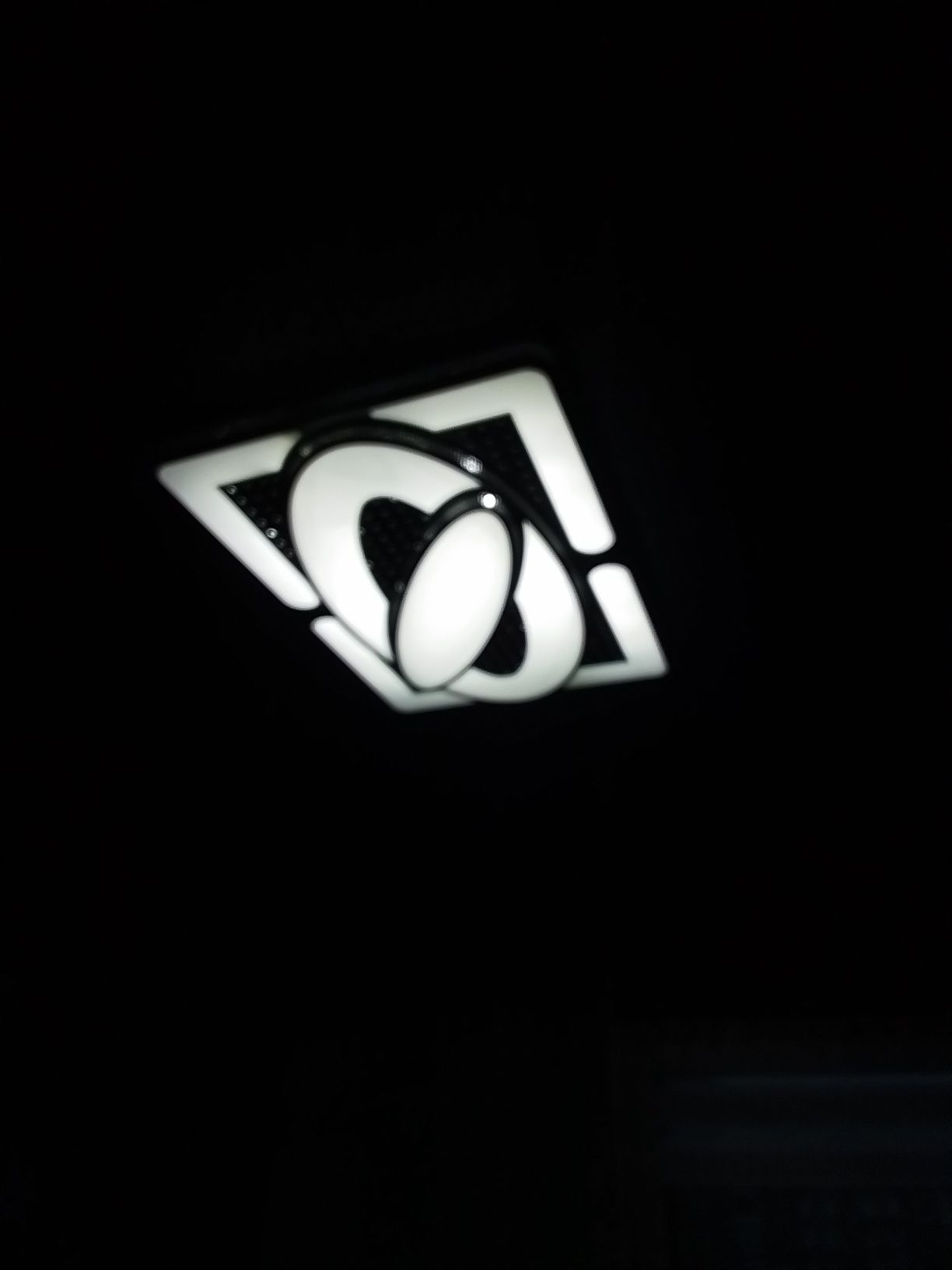 Sprzedam nowy plafon led