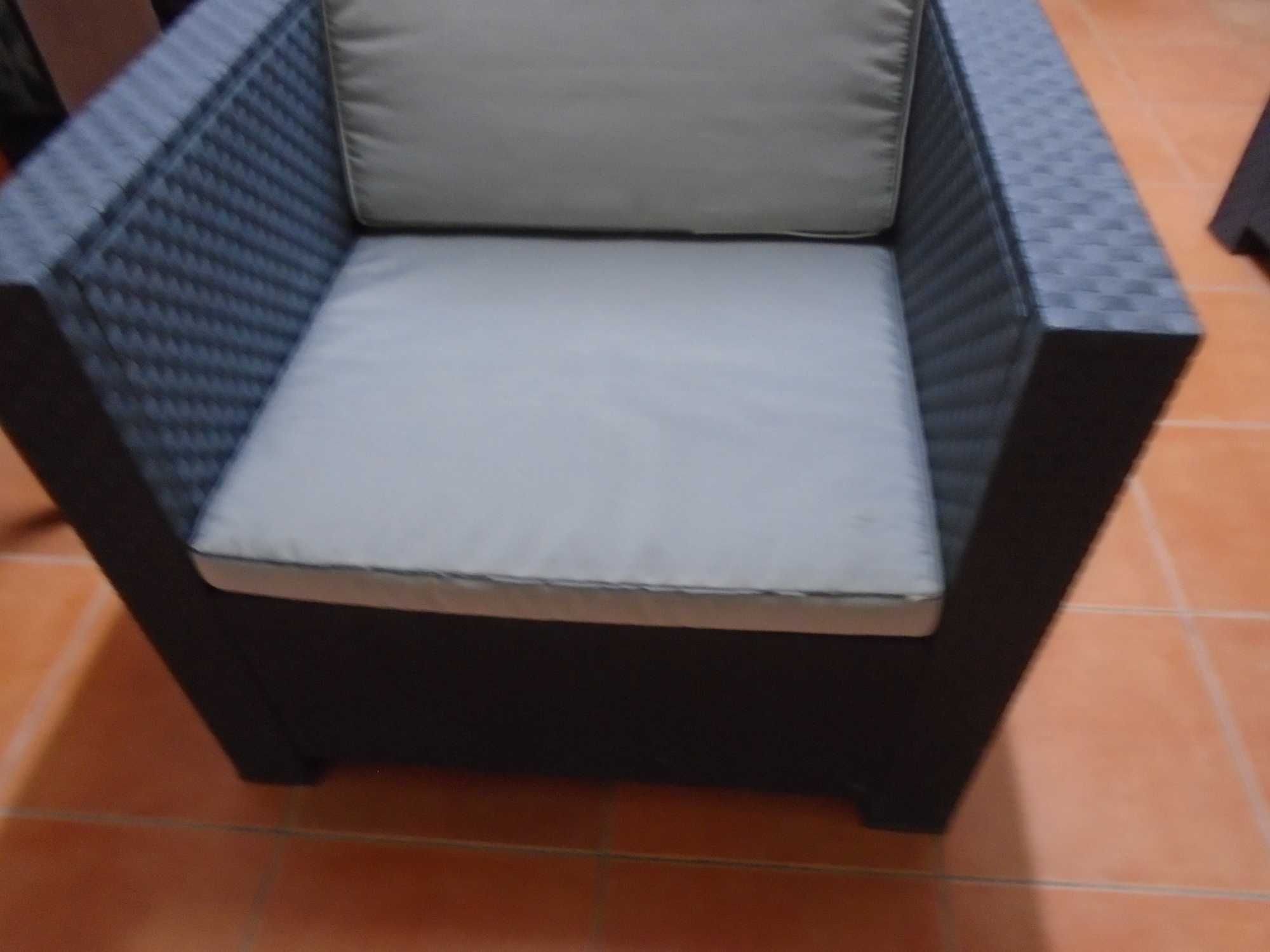 Não temos Mbway. Sofá em Rattan de exterior/interior