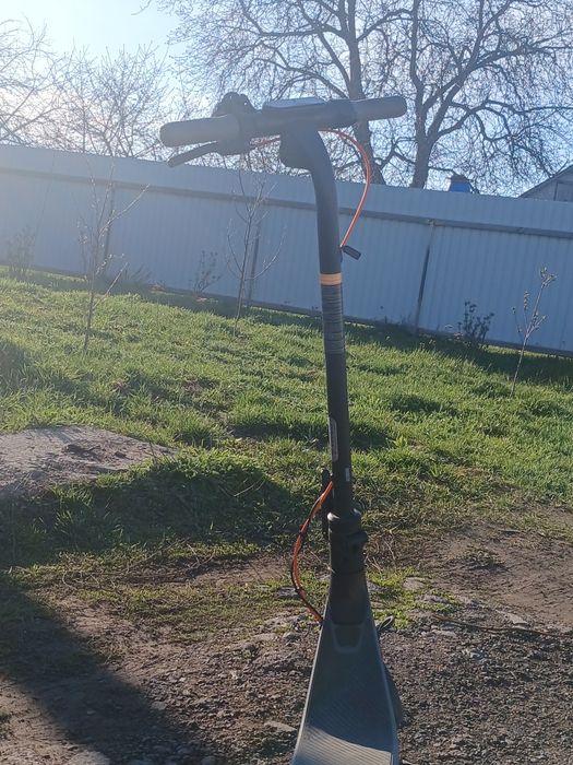 Продам електросамокат Ninebot Kickscooter E2 Plus