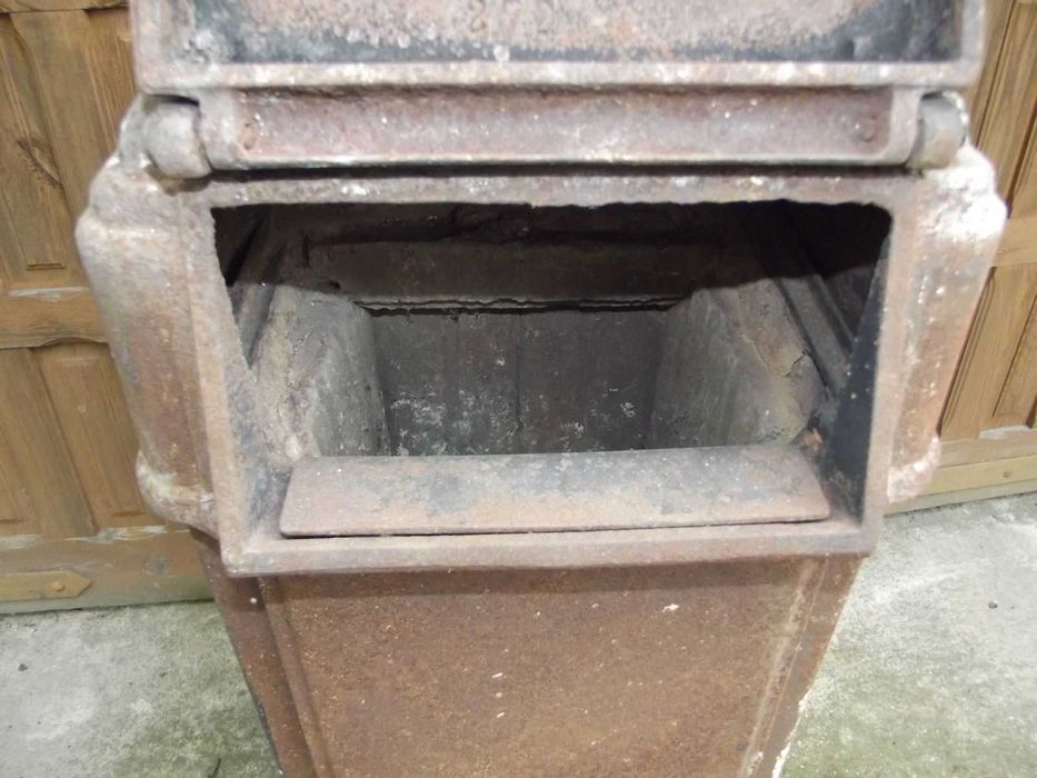 Piec typ koza używany stary żeliwny zabytkowy