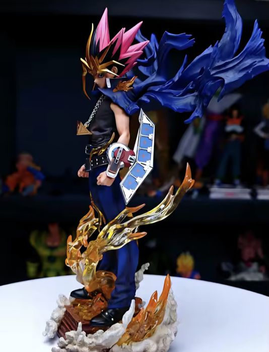 Estátua do Yugi do anime Yu-Gi-Oh com 28 centímetros