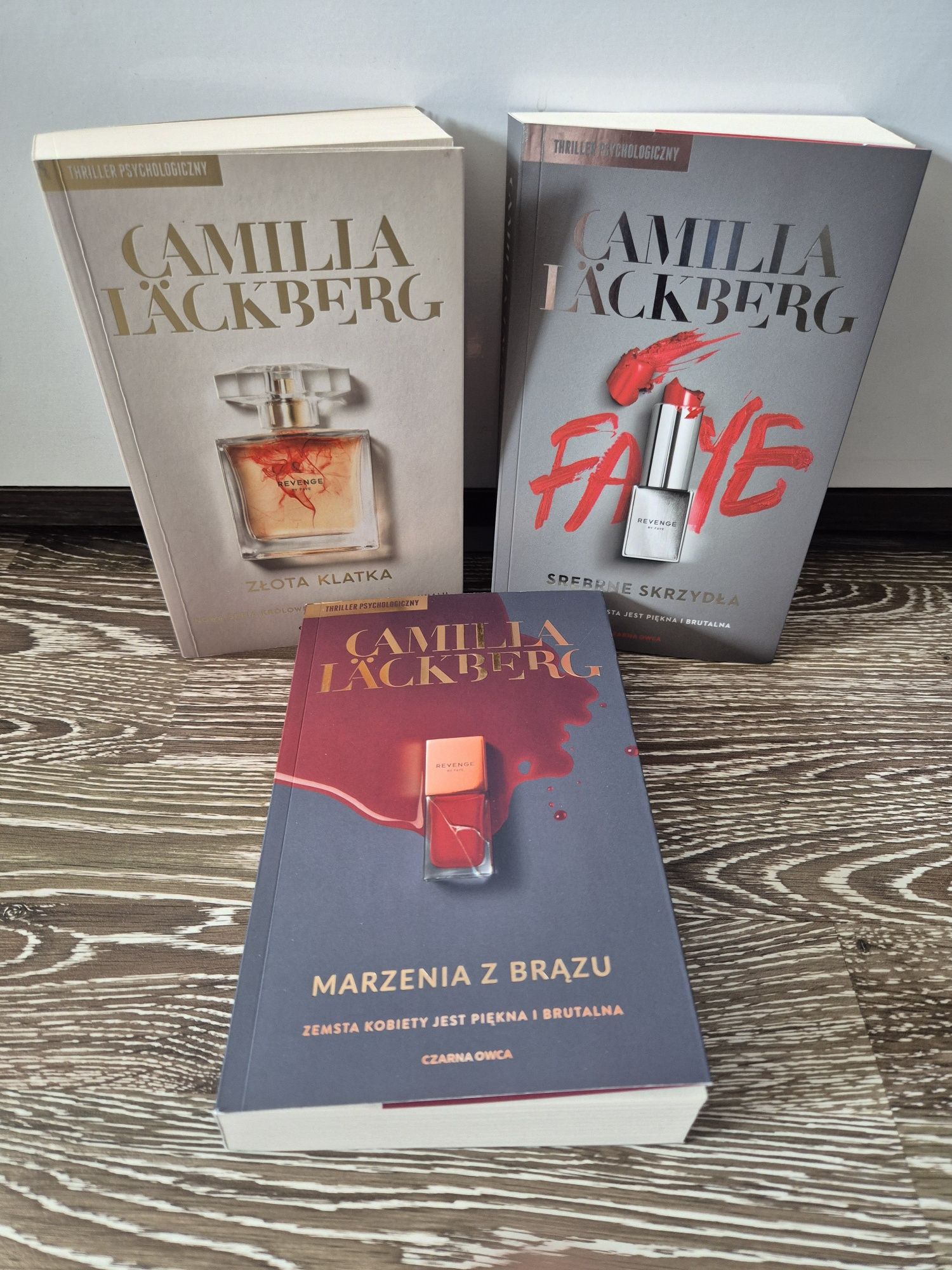 Camilla Lackberg, Pakiet Faye tom 1-3