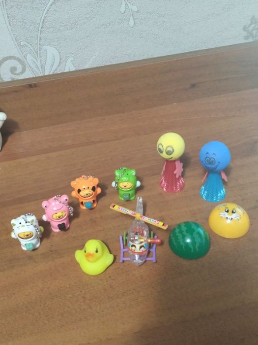 Маленькие игрушки, мультяшные герои, зайчик, вертолет, уточка мультик