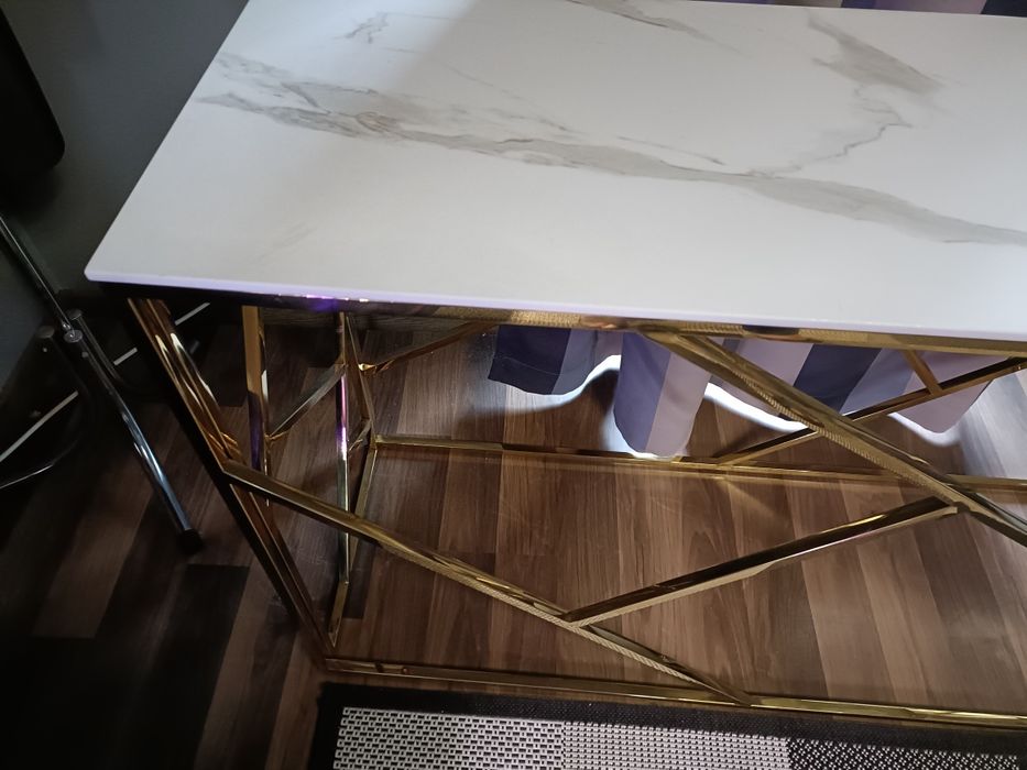 Konsola escada z metalu kolor zloty