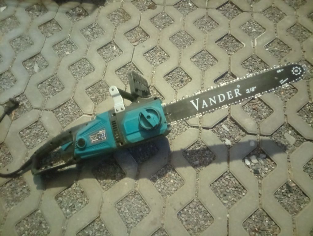 Piła elektryczna vander vpe713  2000wat
