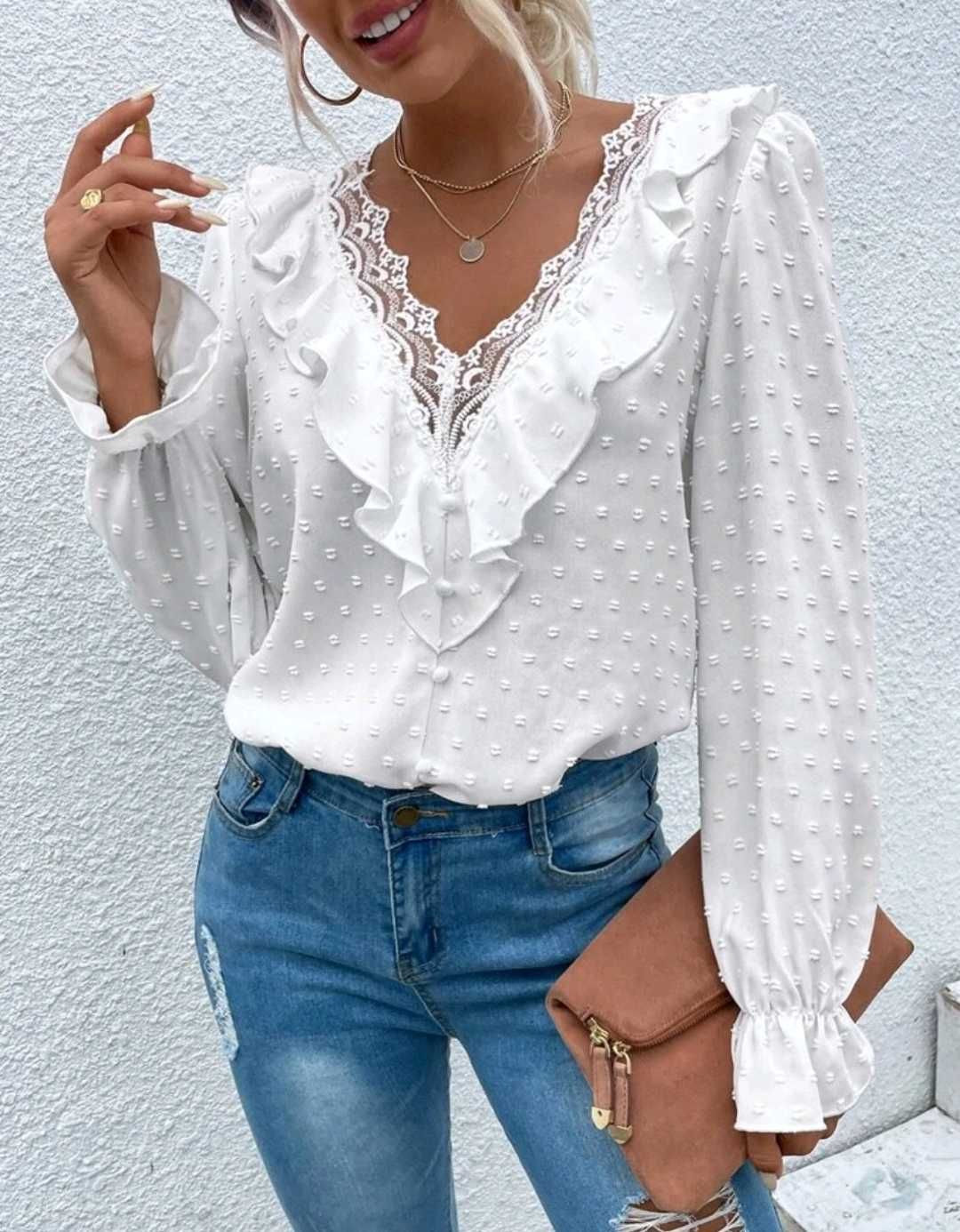 Blusa Branca com folho e renda
