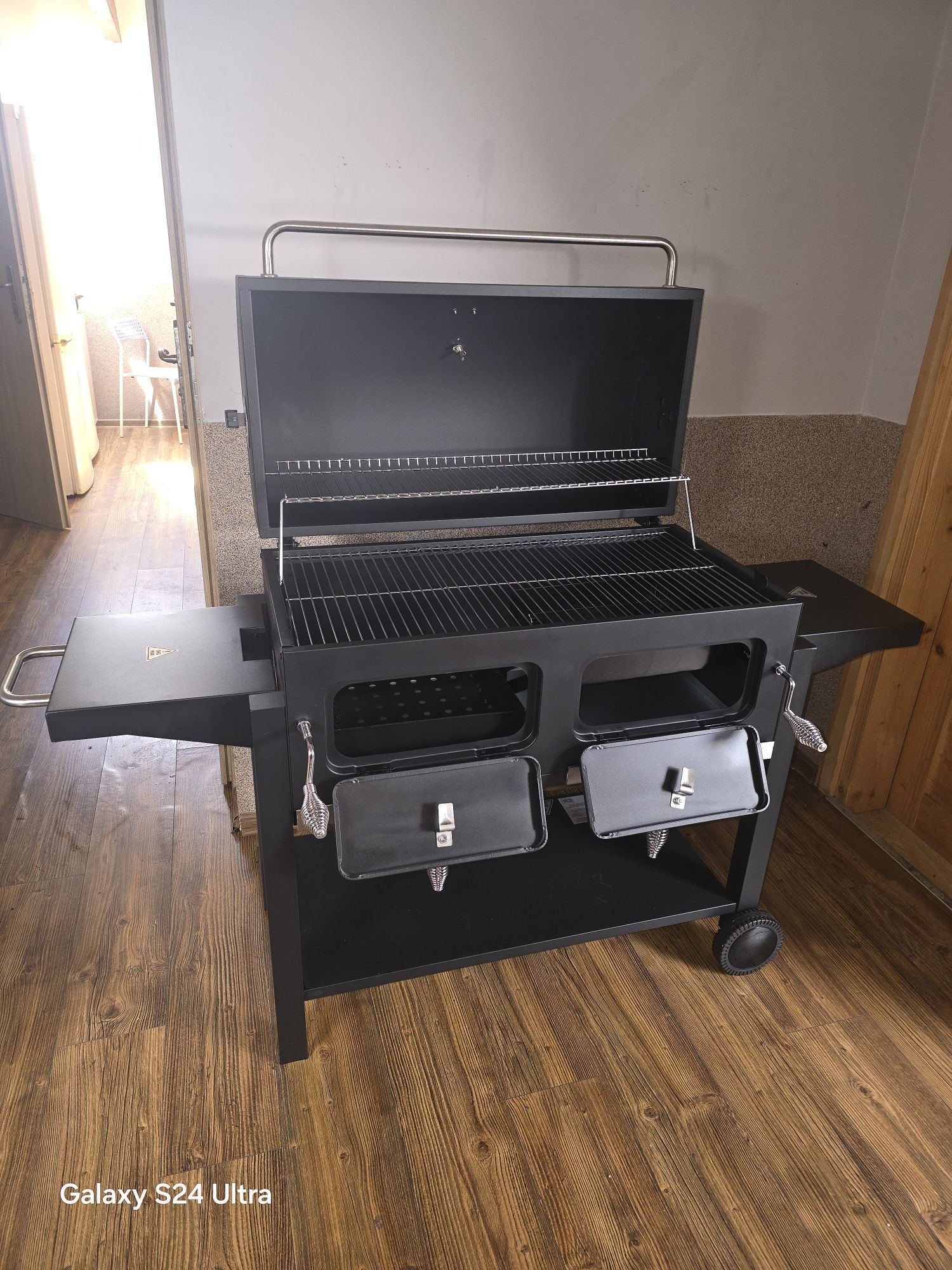 Grill Burns & Barkles, użyty tylko raz