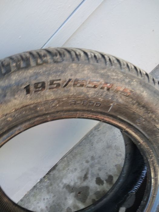 Продам резіну на R 15 .