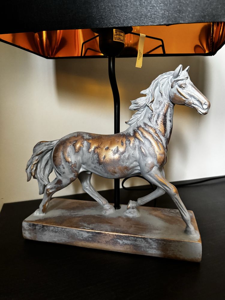 Lampa stolowa czarna