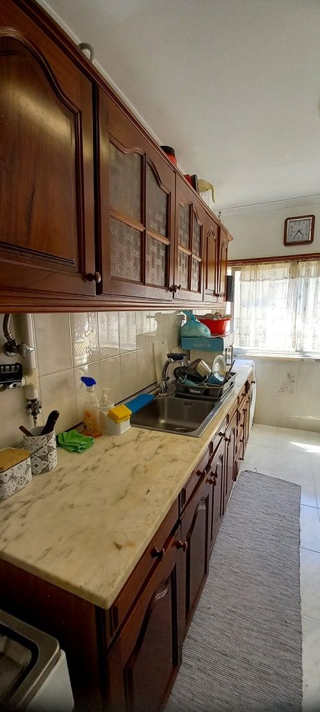 Vendo apartamento t4 em camarate