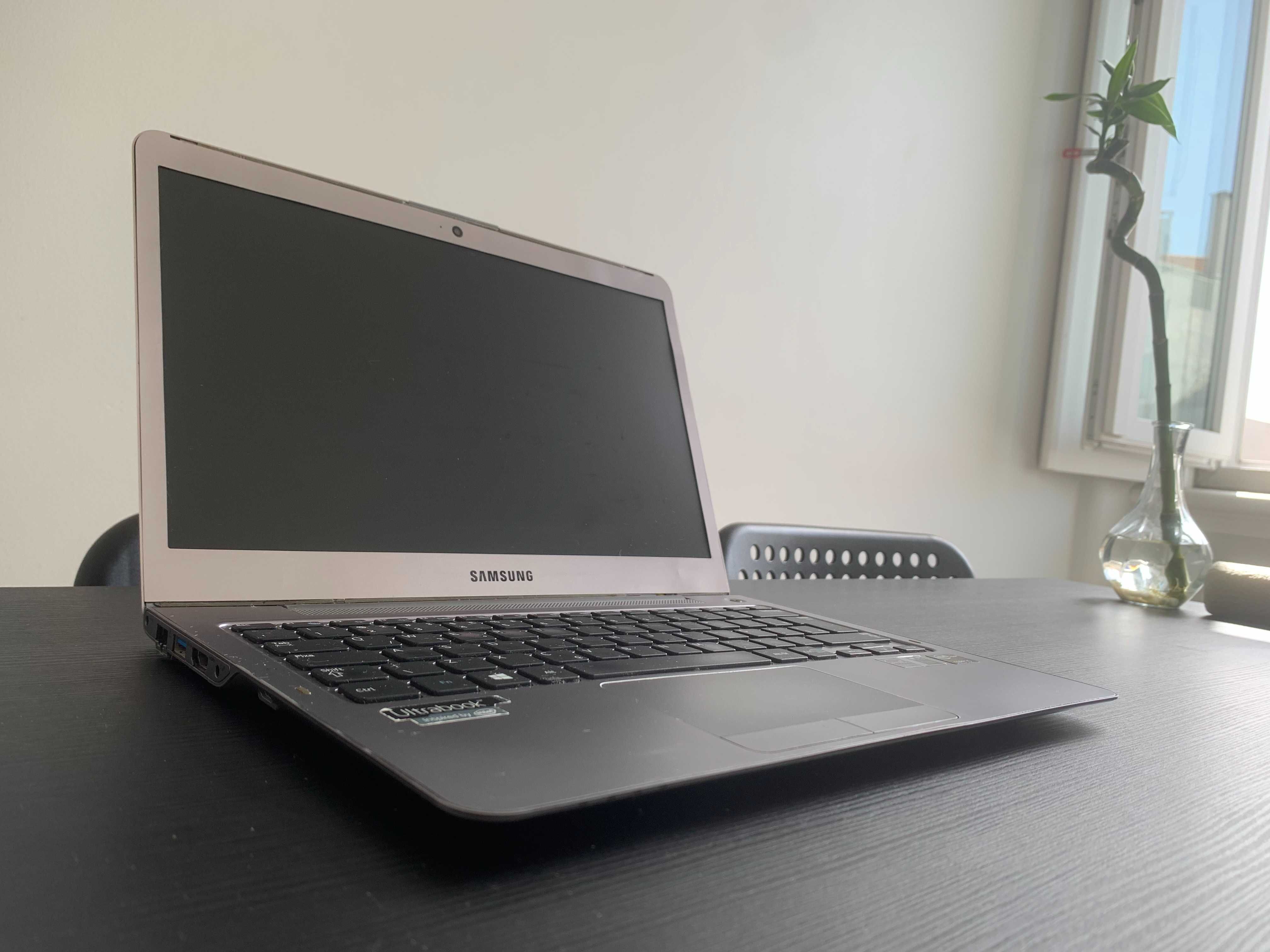 Portátil SAMSUNG Ultrabook Series 5