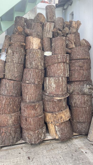 Lenha para lareira - Madeira seca - pinho pinheiro