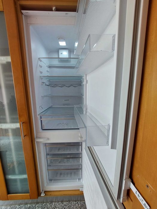 Vendo Smeg Combinado Encastre  No Frost Modelo K54275HB