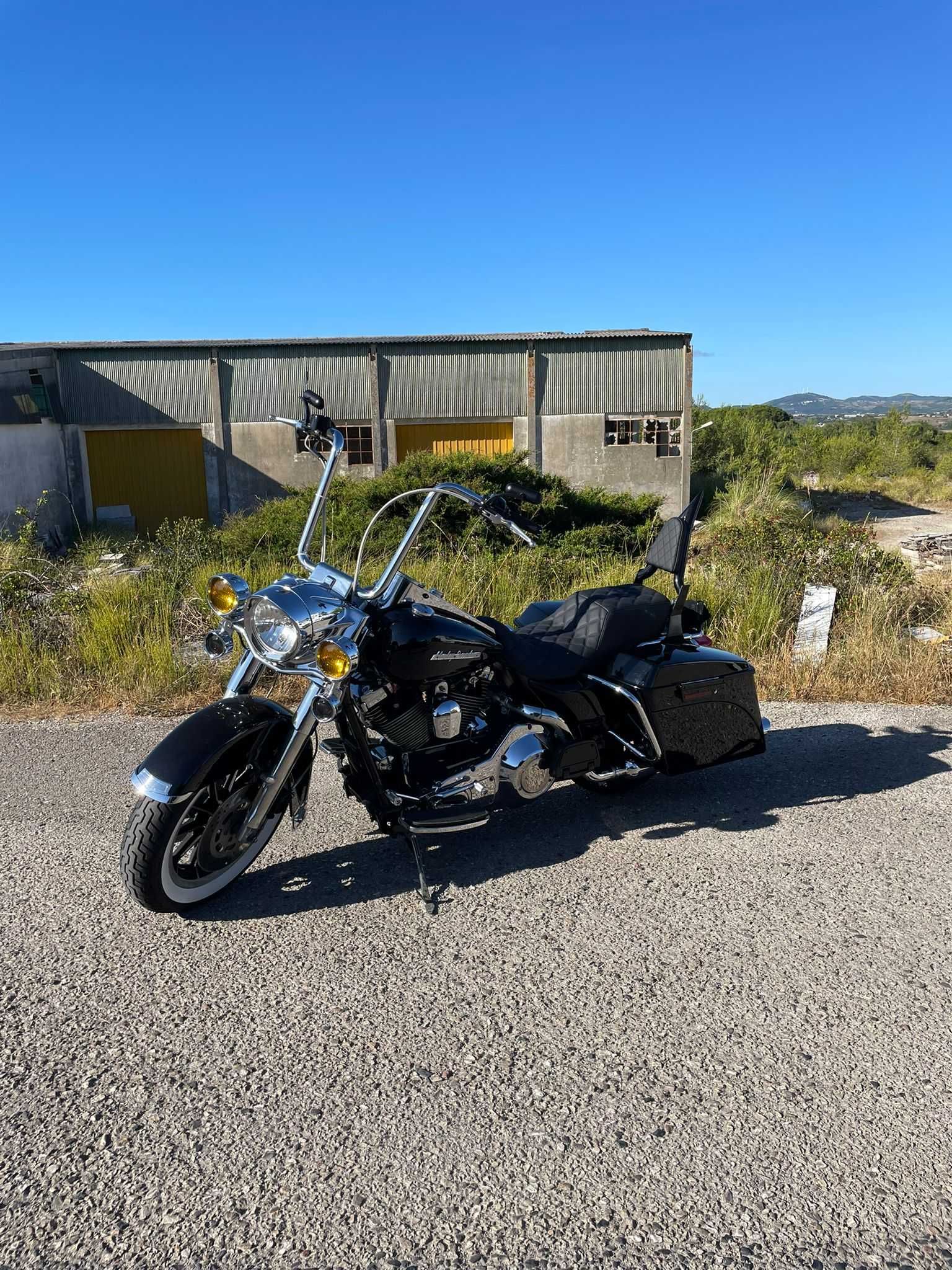 Harley Davidson Road King Chicano Style