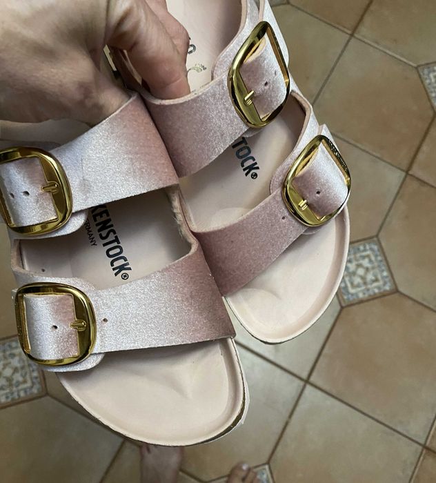 Б/у Біркеншток Арізона як у Барбі, 40 розмір жіноче сабо