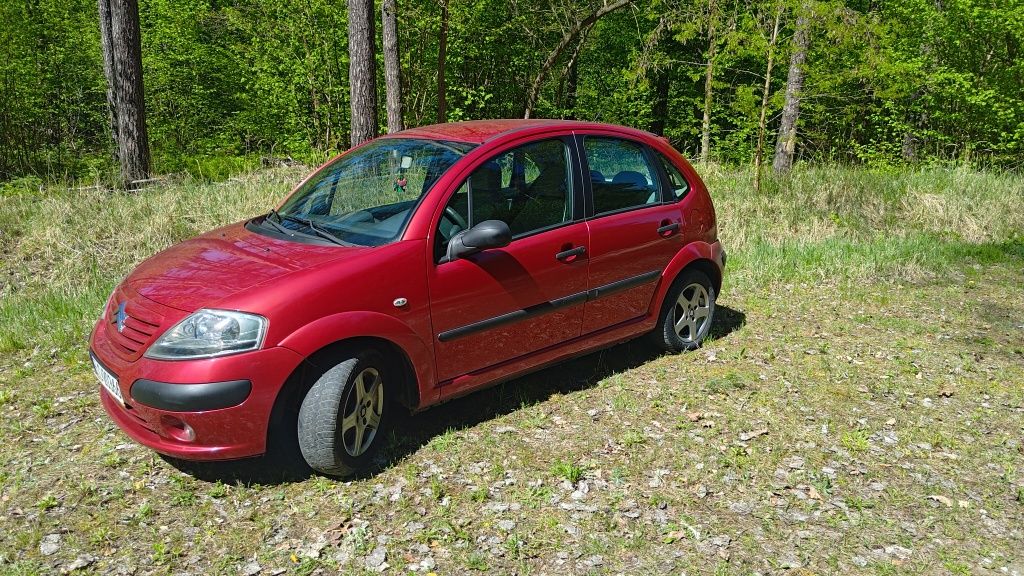 Ekonomiczny i Zadbany Citroen C3 (2004)Niski Przebieg, Pełna Dokumenta