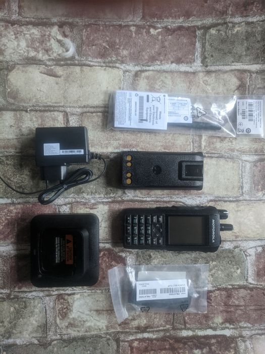 Топову рацію Моторола Motorola r7 fkp