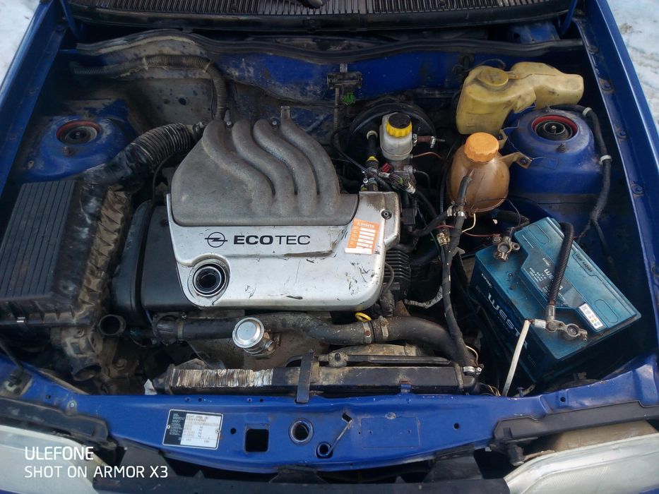 Мотор вектра б 1.6  16 кл