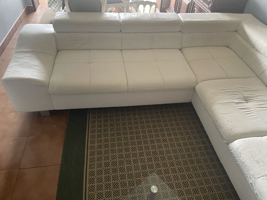 Sofá em L – grande, confortável e moderno