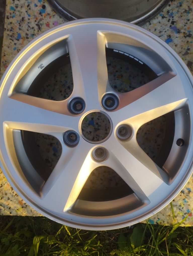 Продам Титани R 15
