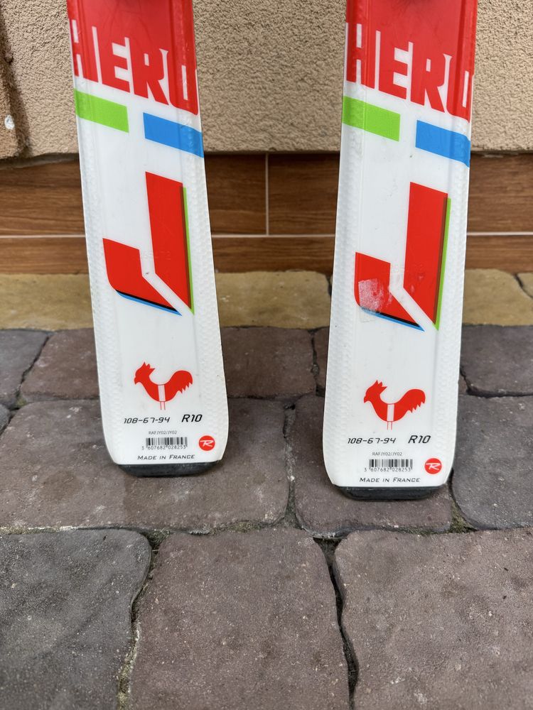 Narty Rossignol Hero Jr 130 cm + Wiązania + Pokrowiec