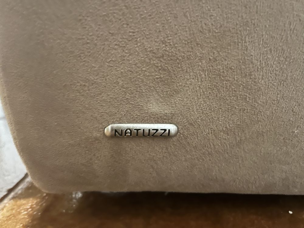 SOFÁ 2 lugares da marca “Natuzzi”: cor bege