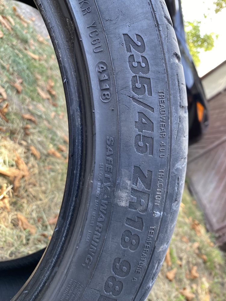 Продам комплект шин Kumho 235/45/18