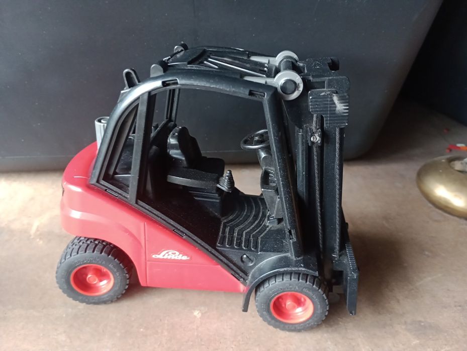 Widlak bruder traktor