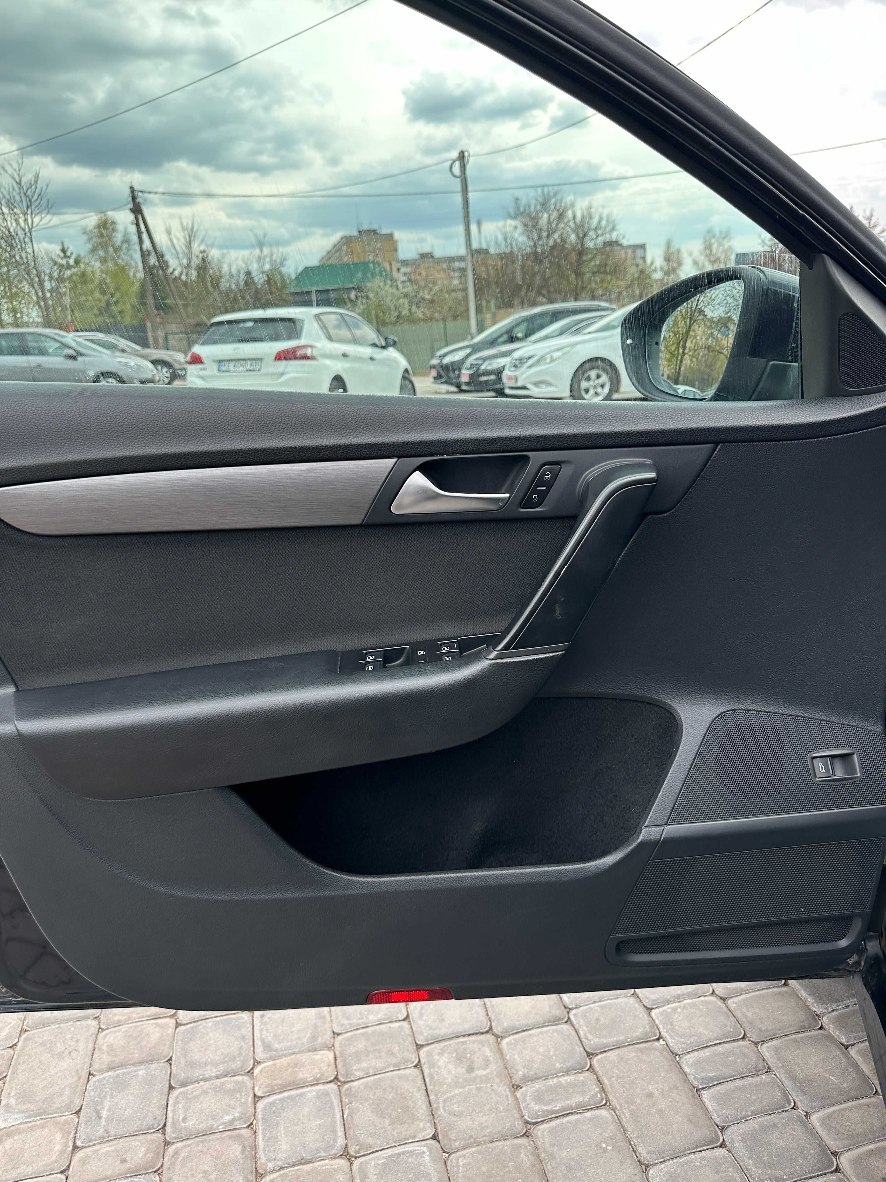 Продам Volkswagen Passat B7 2012 можлива розстрочка,кредит,обмін!