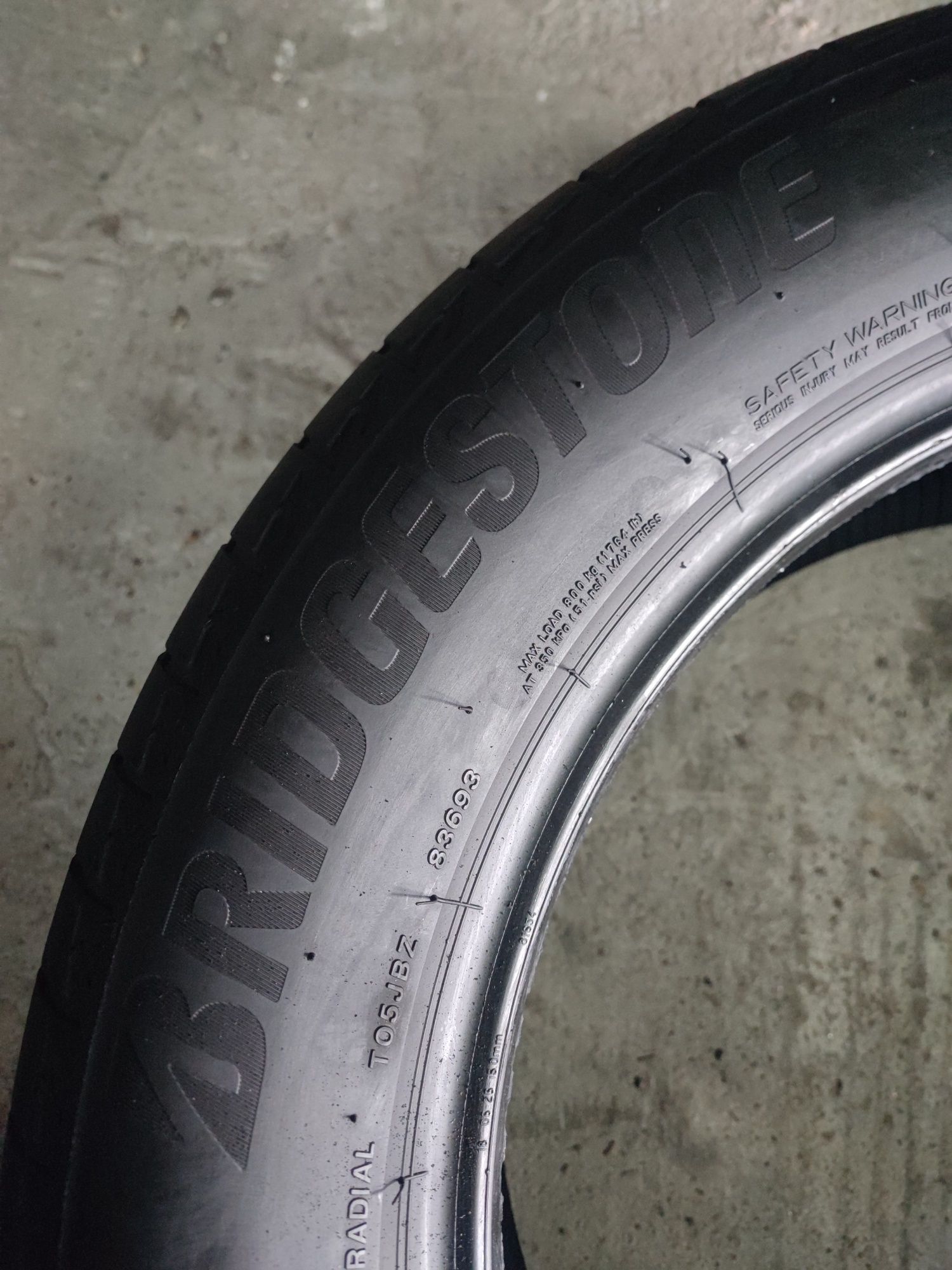 Pneus 235/55r18 Bridgestone Turanza T005 com 80% piso