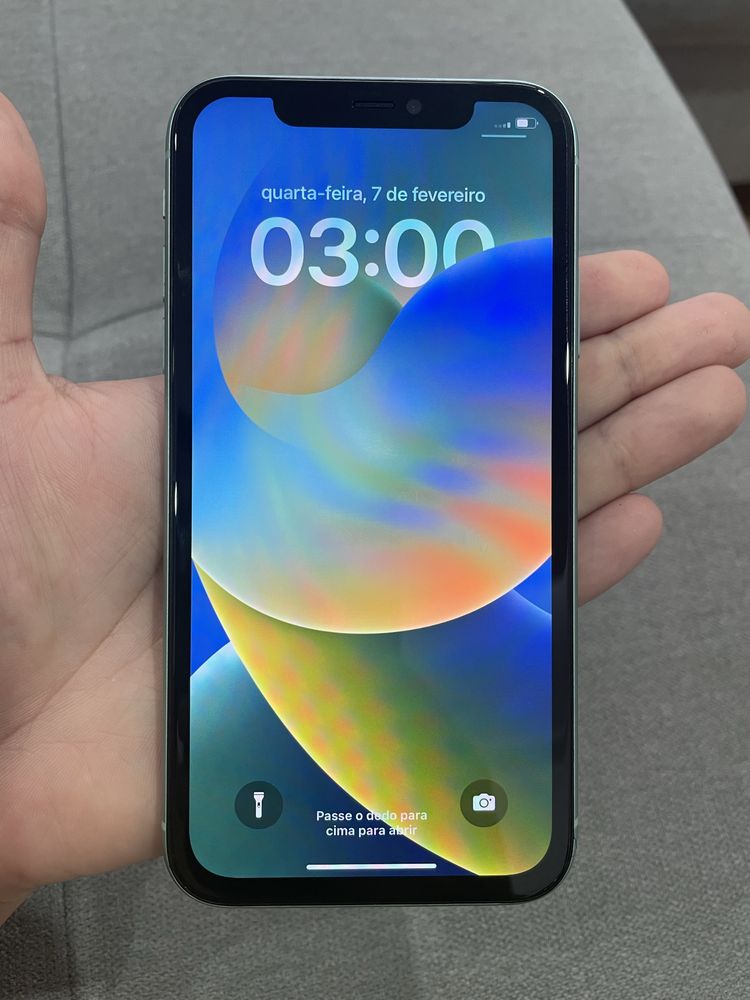 iPhone 11    64GB  c/caixa  COMO NOVO