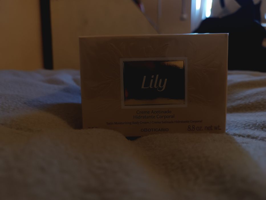 Creme Acetinado Hidratante Corporal, Lily 250g
