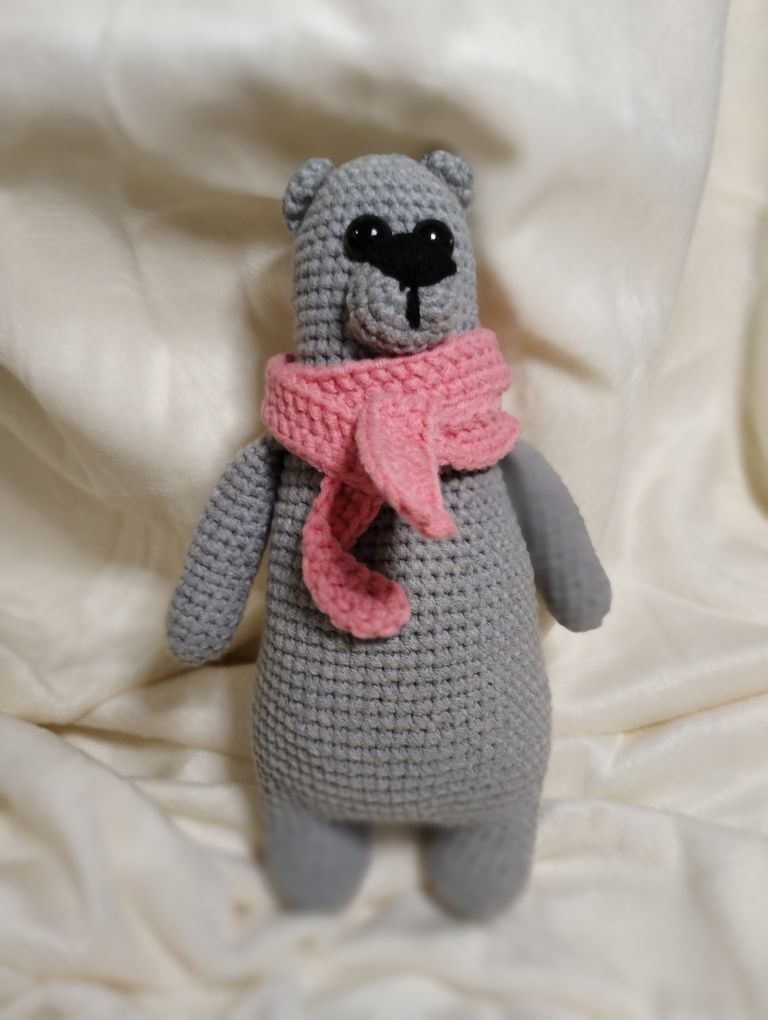 Ведмедик в шарфі
