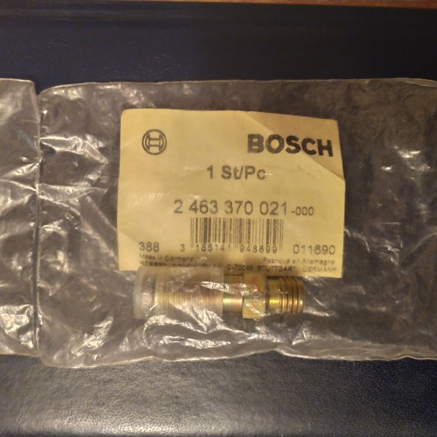 Штуцер 2 463 370 021 Bosch