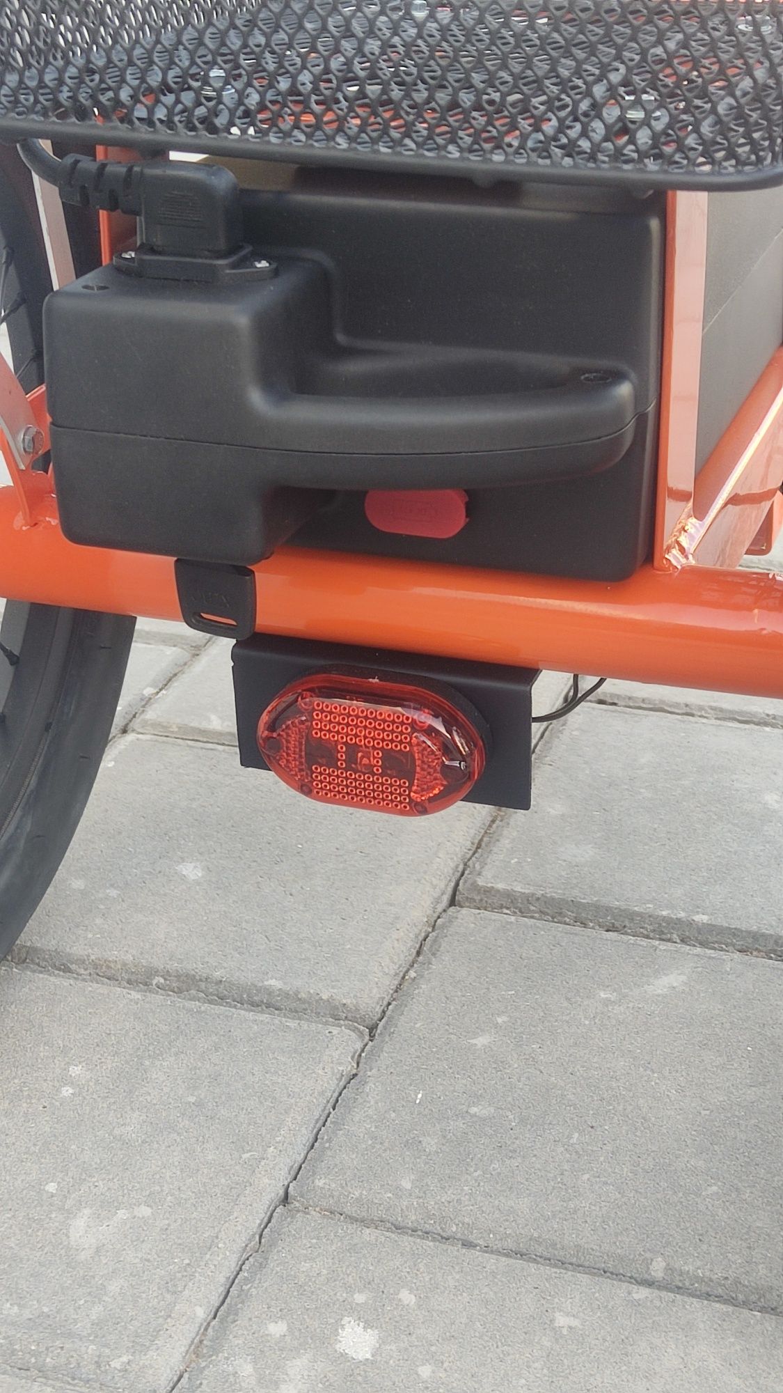 Triciclo elétrico  /  Bateria de lítio