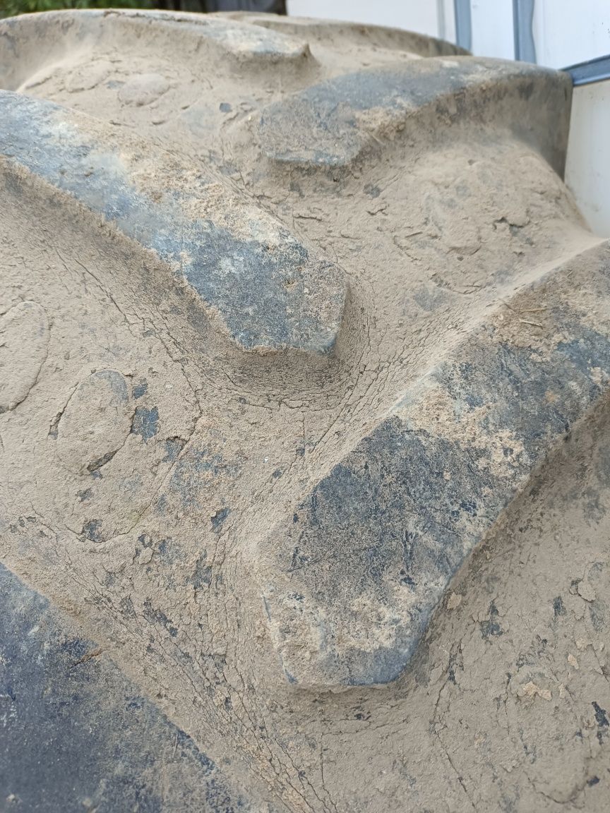 Opona 460/85 R38 18,4 R38