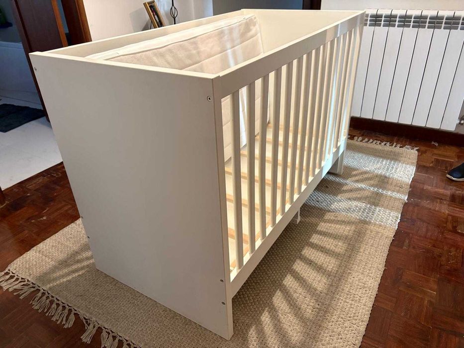 Vendo berço grades (Ikea) com duas alturas + colchão
