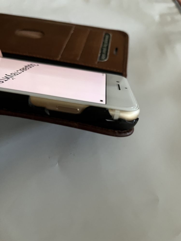 iPhone7 z etui skórzanym gratis