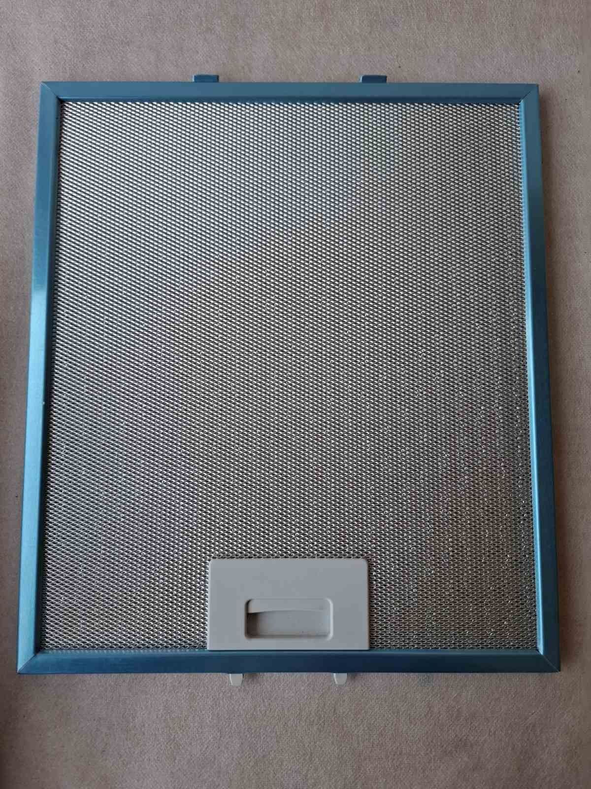 Metalowy filtr przeciwtłuszczowy do okapu Kenekos 305 x 267 mm

STAN: