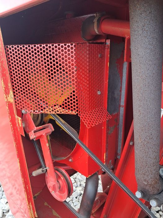 Комбайн Massey Ferguson 330!