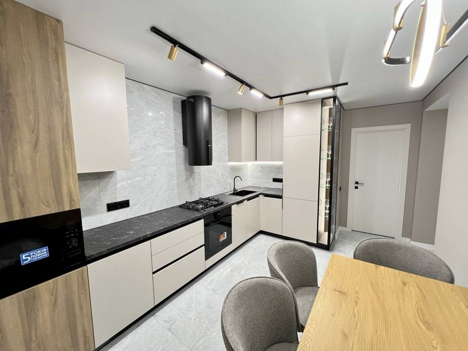 2кім. квартира в новобудові з ремонтом меблями та технікою