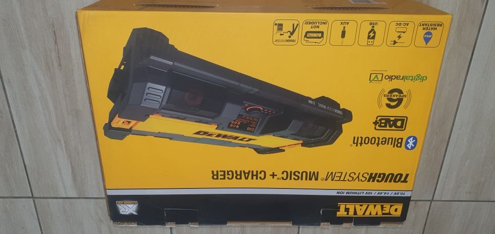 Dewalt karton z radia