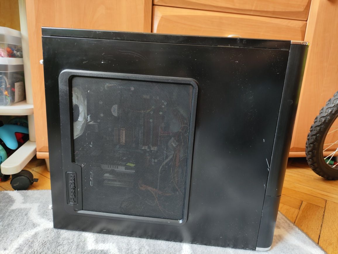 Komputer GIGABYTE GA-EP31-DS3L + Intel E5200+500GB+GT9600+Poseidon 310