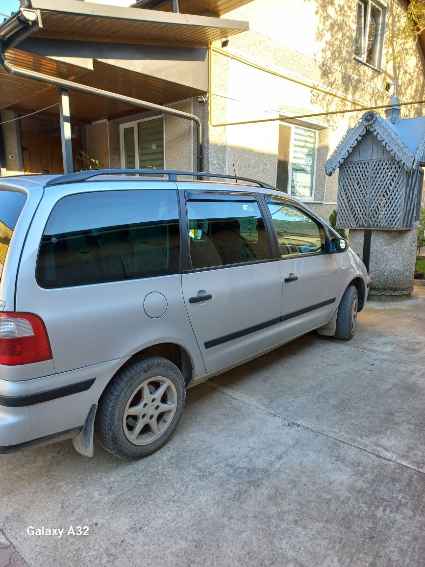 Авто вдоброму стані,на повному ходу.