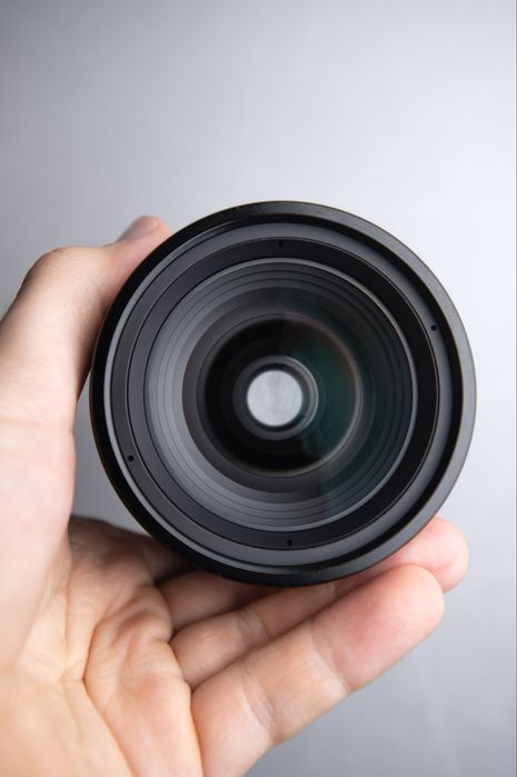 Lensbaby Velvet 28mm f/2.5 для Canon RF