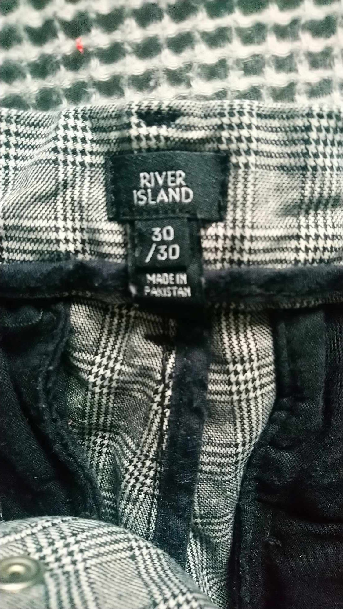 River Island damskie spodnie w kratke rozm 30